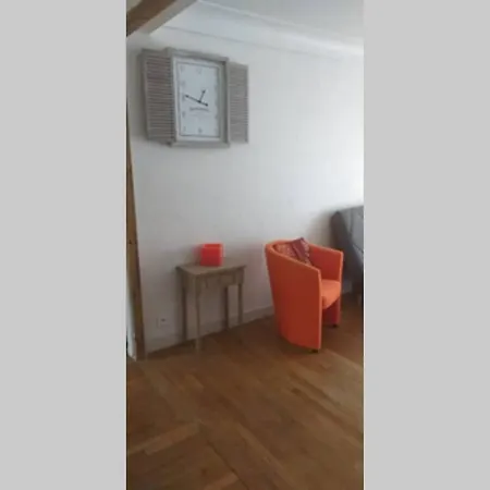 Superbe T3 Traversant Avec Place De Parking