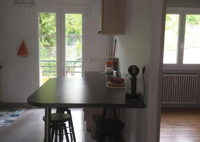 Superbe T3 Traversant Avec Place De Parking Appartement Rodez