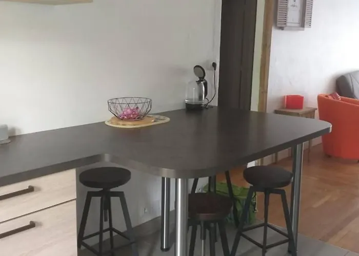 Appartement Superbe T3 Traversant Avec Place De Parking *